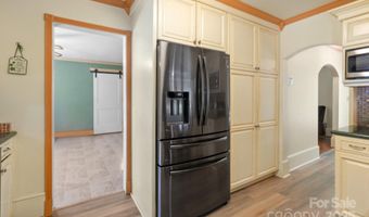 828 N 6th St, Albemarle, NC 28001