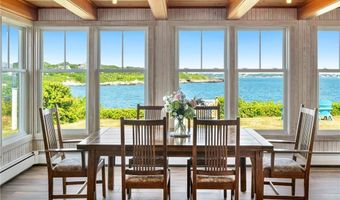 4 Hull Cove St, Jamestown, RI 02835