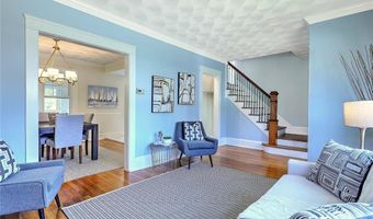 4 Harlem St, East Providence, RI 02916