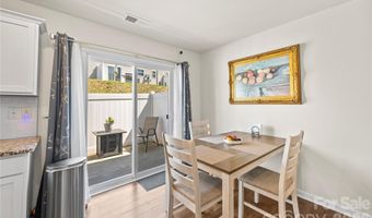 2 Chambers Garden Dr, Arden, NC 28704