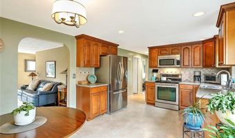 8 Halsey St, North Providence, RI 02911