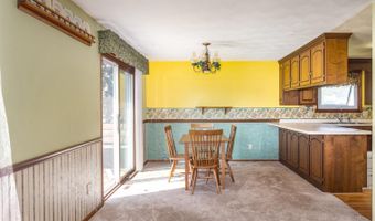 3323 N MORRISON St, Appleton, WI 54911