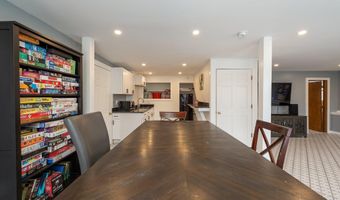 12 Laurence Way, Falmouth, ME 04105