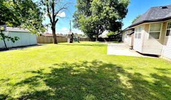 603 Lakeview Dr, Aurora, MO 65605