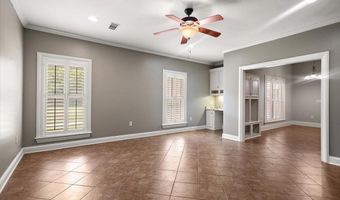 216 Meadowlands Dr, Brandon, MS 39047