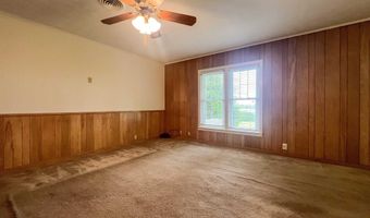 912 S Runnels, De Kalb, TX 75559