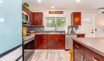 305 Pulihi St, Kahului, HI 96732