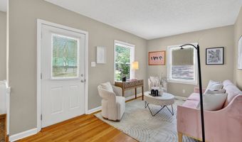 2741 57th St, Des Moines, IA 50310