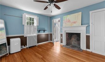 26 Perry St 1, Newport, RI 02840