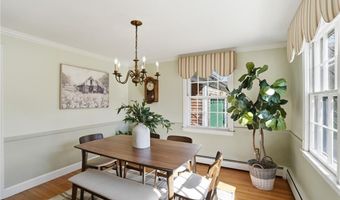 194 New Meadow Rd, Barrington, RI 02806