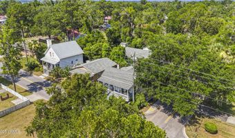 910 West St, Beaufort, SC 29902