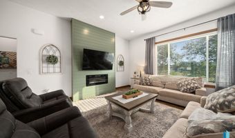 1012 S Nicholas Ave, Brandon, SD 57005