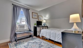 12 Maple St, Bath, ME 04530