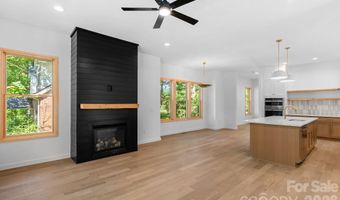 35 Grindstaff Dr, Asheville, NC 28803