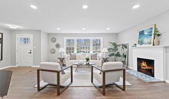 8404 CHERRY VALLEY Ln, Alexandria, VA 22309
