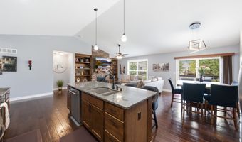 319 31st St SW, Altoona, IA 50009