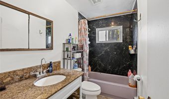 75 Oak St, Amityville, NY 11701