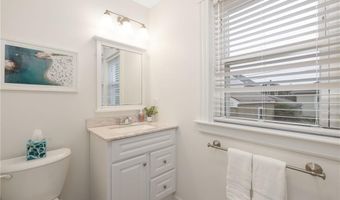 19 County St, Newport, RI 02840