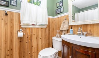 26 Skyview Ter, Bristol, CT 06010