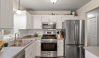 11810 Larabee Cir NE, Albertville, MN 55301