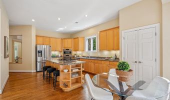 10900 BELLS RIDGE Dr, Potomac, MD 20854