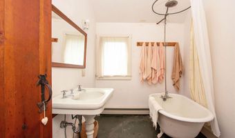 859 Whitehill Rd, Barnet, VT 05821