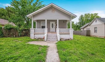318 W Olive St, Aurora, MO 65605
