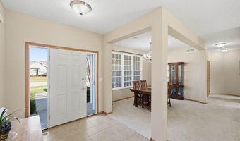 912 10th Avenue Pl, Altoona, IA 50009