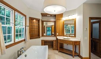 16 Hillside Rd, Cumberland, RI 02864