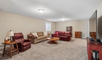 2812 NW 43rd St, Ankeny, IA 50023