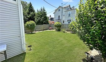 57 Friendship St, Newport, RI 02840