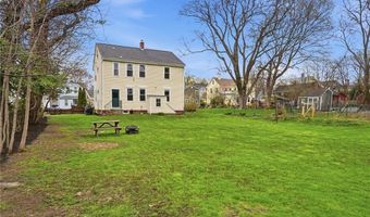 48 Constitution St 1, Bristol, RI 02809