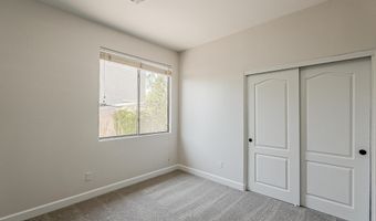 180 W ROADRUNNER Dr, Chandler, AZ 85286