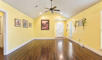 121 Acacia Ln, Abbeville, LA 70510