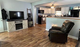 105 S 6th St, Albia, IA 52531