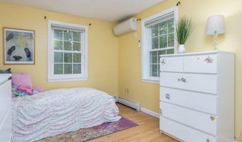 27 Grafton Dr, Bedford, NH 03110