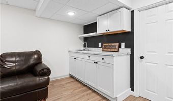 190 Auburn St, Cranston, RI 02910
