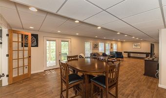 733 Castle Ridge Dr, Ballwin, MO 63021
