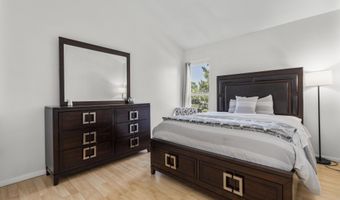32 Glenview Dr 32, Cromwell, CT 06416