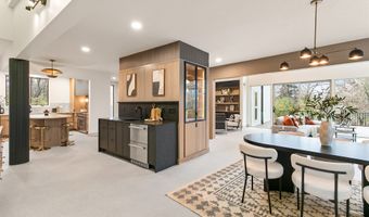 8830 NW 35th St, Ankeny, IA 50023