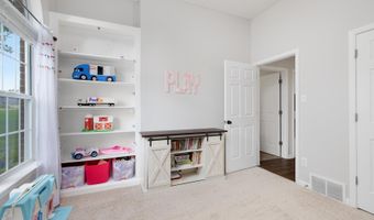7686 SHADOW Gln, Bartlett, TN 38002