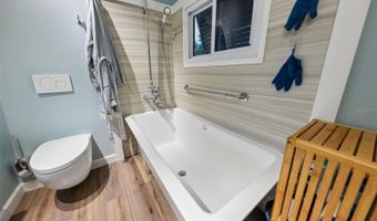24521 SNAIL Rd, Astor, FL 32102