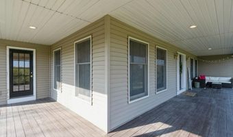 1049 Vine Ave, Riverside, IA 52327