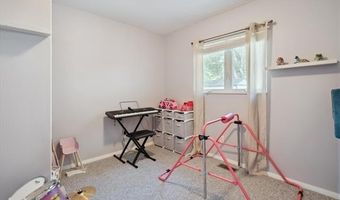 583 Market St, Algonac, MI 48001