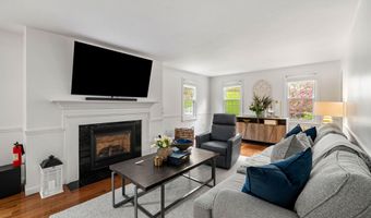 13 Birchwood Cir, Bedford, NH 03110