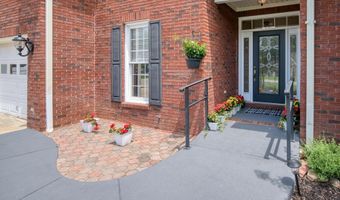 200 AVALON Ln, Anniston, AL 36207