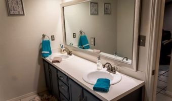 1511 Live Oak Ln, Andrews, TX 79714