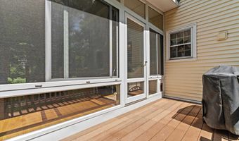20 Juniper Dr, Amherst, NH 03031