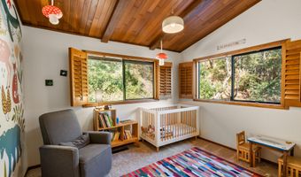 694 Timberlake Dr, Ashland, OR 97520