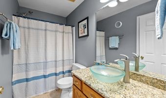 3755 Brookchase Ln, Charlotte, NC 28205